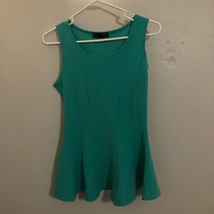 Green pendulum top